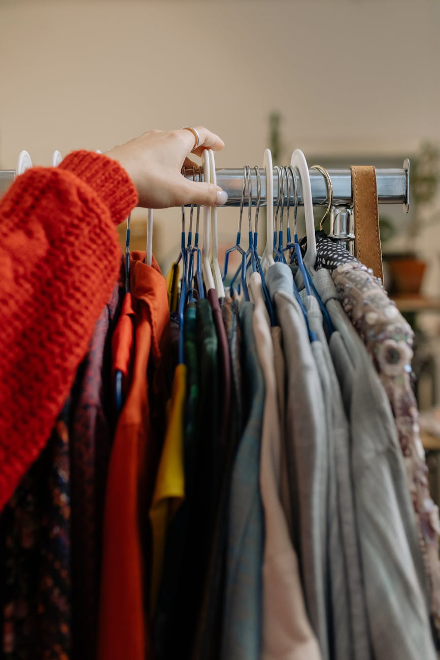 Unveiling the True Cost: Fast Fashion vs. Secondhand Clothing ...